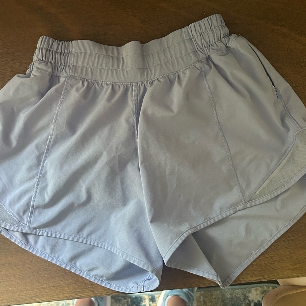 Lululemon hotty hot 4” short NEVER WORN